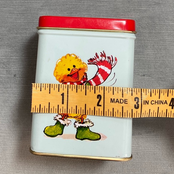 Vintage metal Suzy’s Zoo 1979 Christmas tin and JSNY tray - Picture 10 of 17